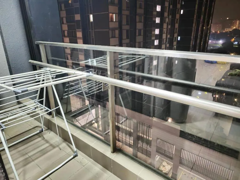 Utropolis Glenmarie 2R 1B 舒适和温暖家的环境 Apartment Shah Alam Malaysia