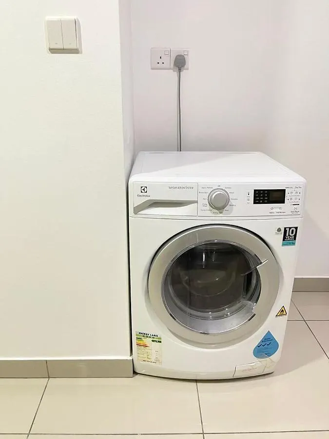 Utropolis Glenmarie 2R 1B 舒适和温暖家的环境 Apartment Shah Alam 0*,  Malaysia